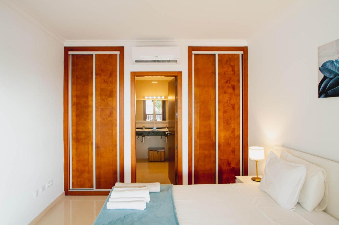 Stylish 6 Bedroom Villa Princesa - Hot Tub - Heated Pool - Near Beach & Waterparks Playa Blanca  Extérieur photo