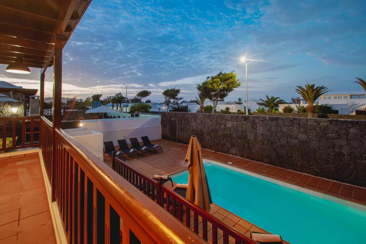 Stylish 6 Bedroom Villa Princesa - Hot Tub - Heated Pool - Near Beach & Waterparks Playa Blanca  Extérieur photo