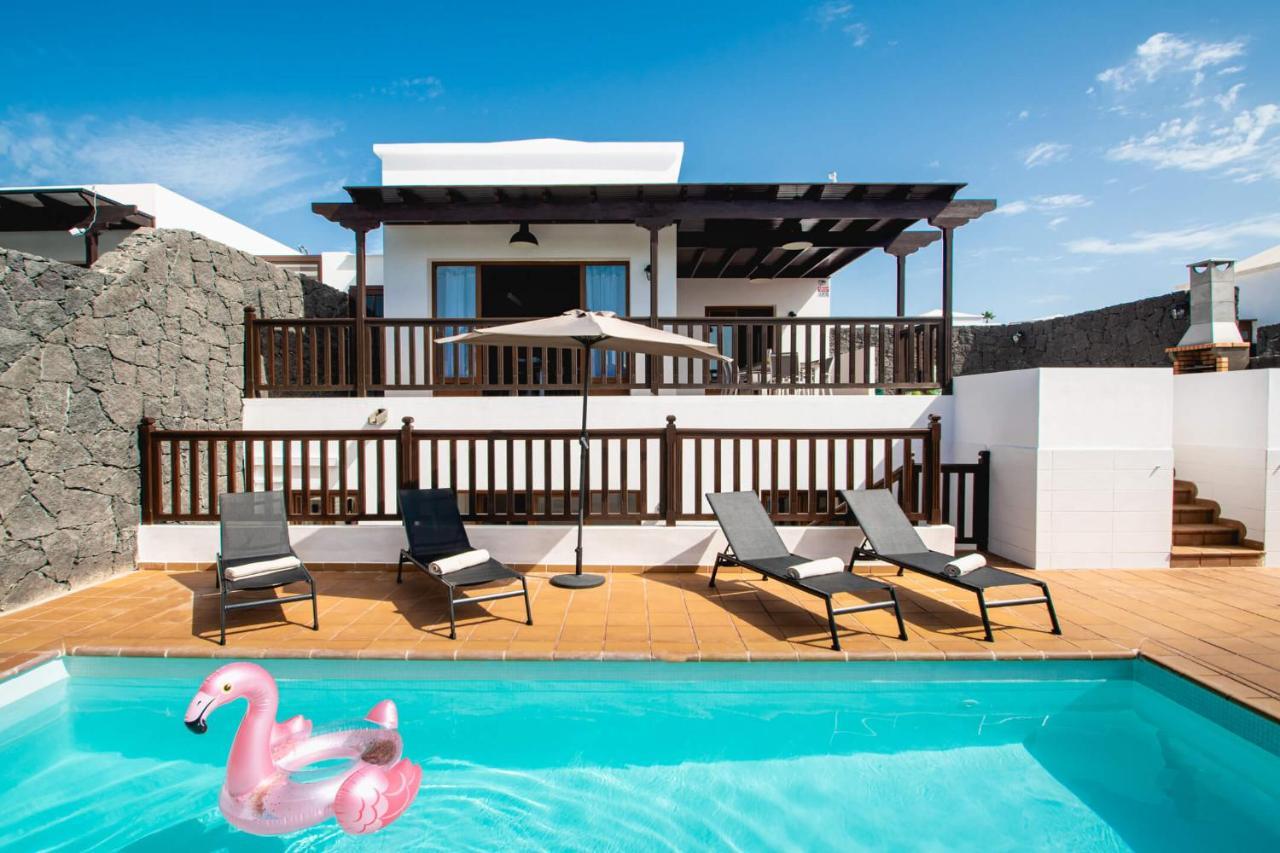 Stylish 6 Bedroom Villa Princesa - Hot Tub - Heated Pool - Near Beach & Waterparks Playa Blanca  Extérieur photo