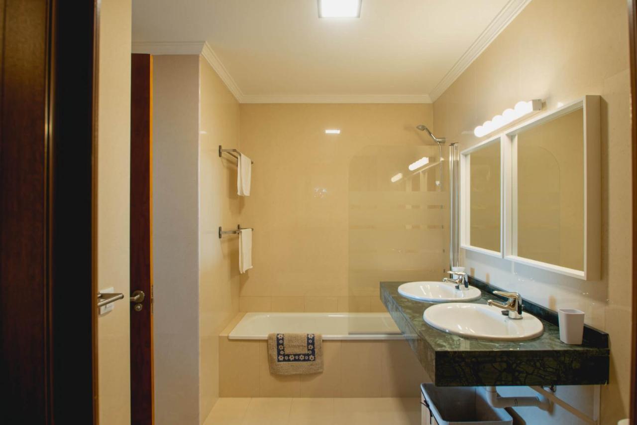 Stylish 6 Bedroom Villa Princesa - Hot Tub - Heated Pool - Near Beach & Waterparks Playa Blanca  Extérieur photo